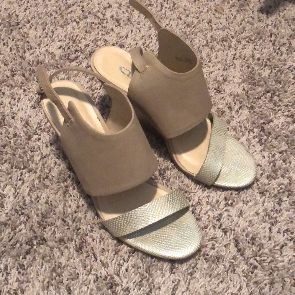 Chinese Laundry wedges